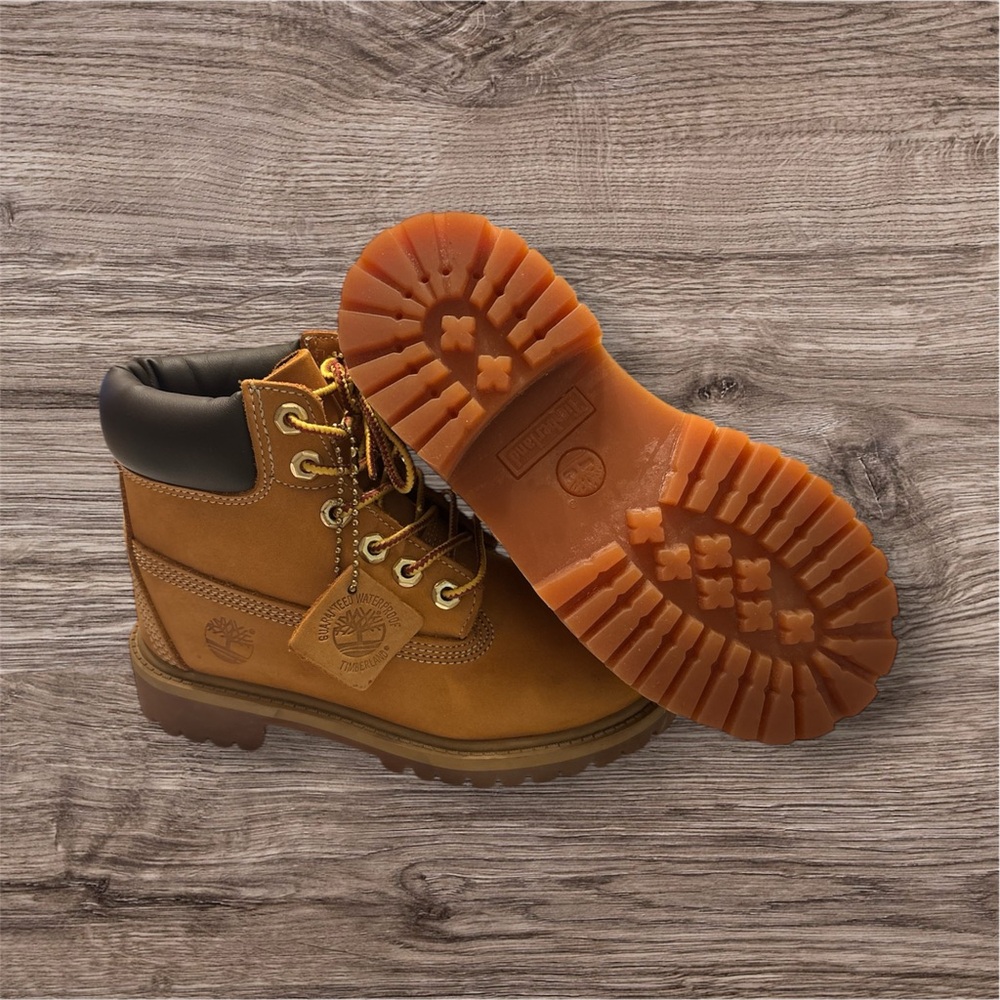 Timberland Brown Leather Boots with Gold Eyelets